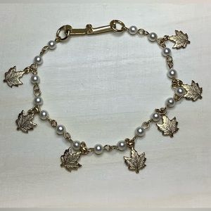 NWOT maple leaf bracelet